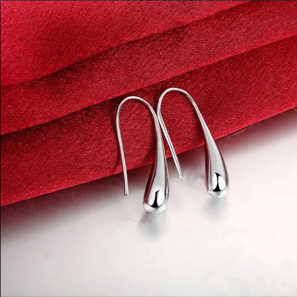 925 Sterling Silver Beautiful Earrings - Picture 4 of 5